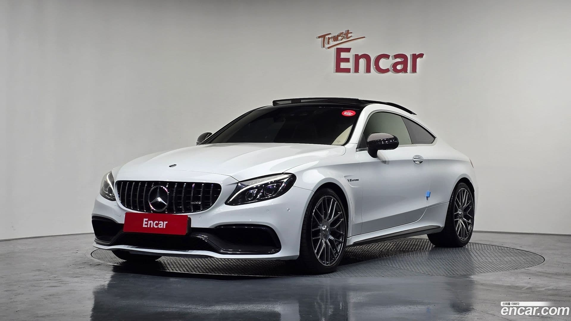 Main__Slider__Photo:C-Class Mercedes-Benz 2018.5-0