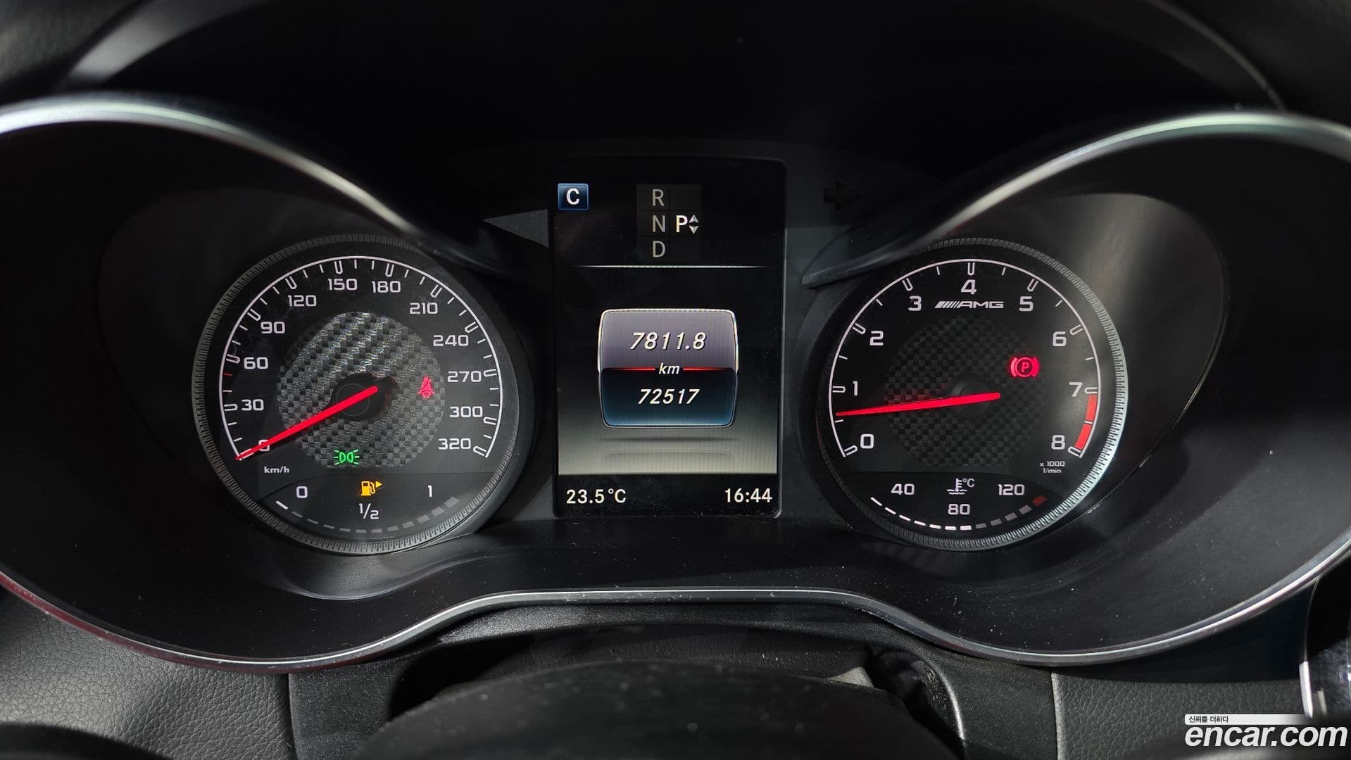 Main__Slider__Photo:C-Class Mercedes-Benz 2018.5-7
