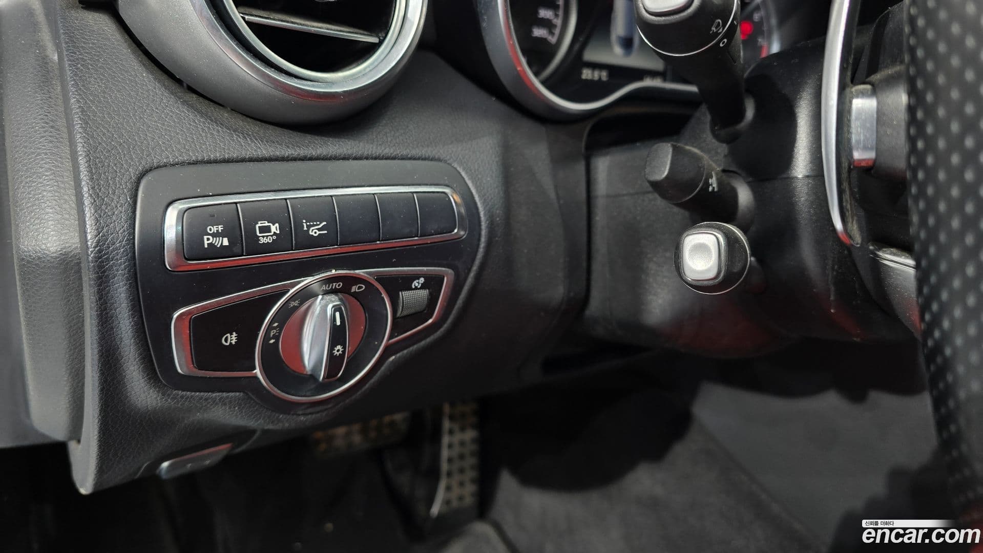 Main__Slider__Photo:C-Class Mercedes-Benz 2018.5-16