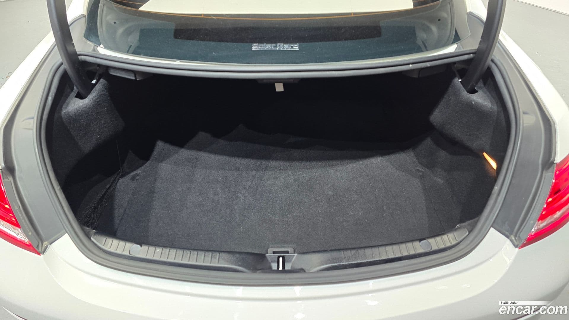 Main__Slider__Photo:C-Class Mercedes-Benz 2018.5-19