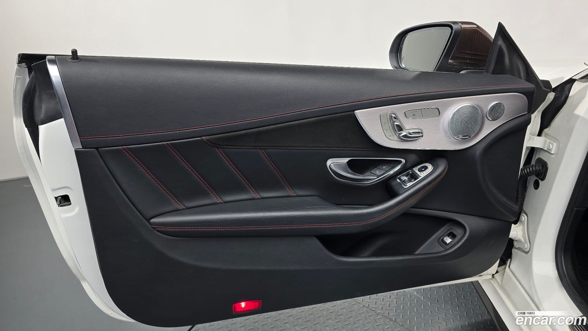 Main__Slider__Photo:C-Class Mercedes-Benz 2018.5-23