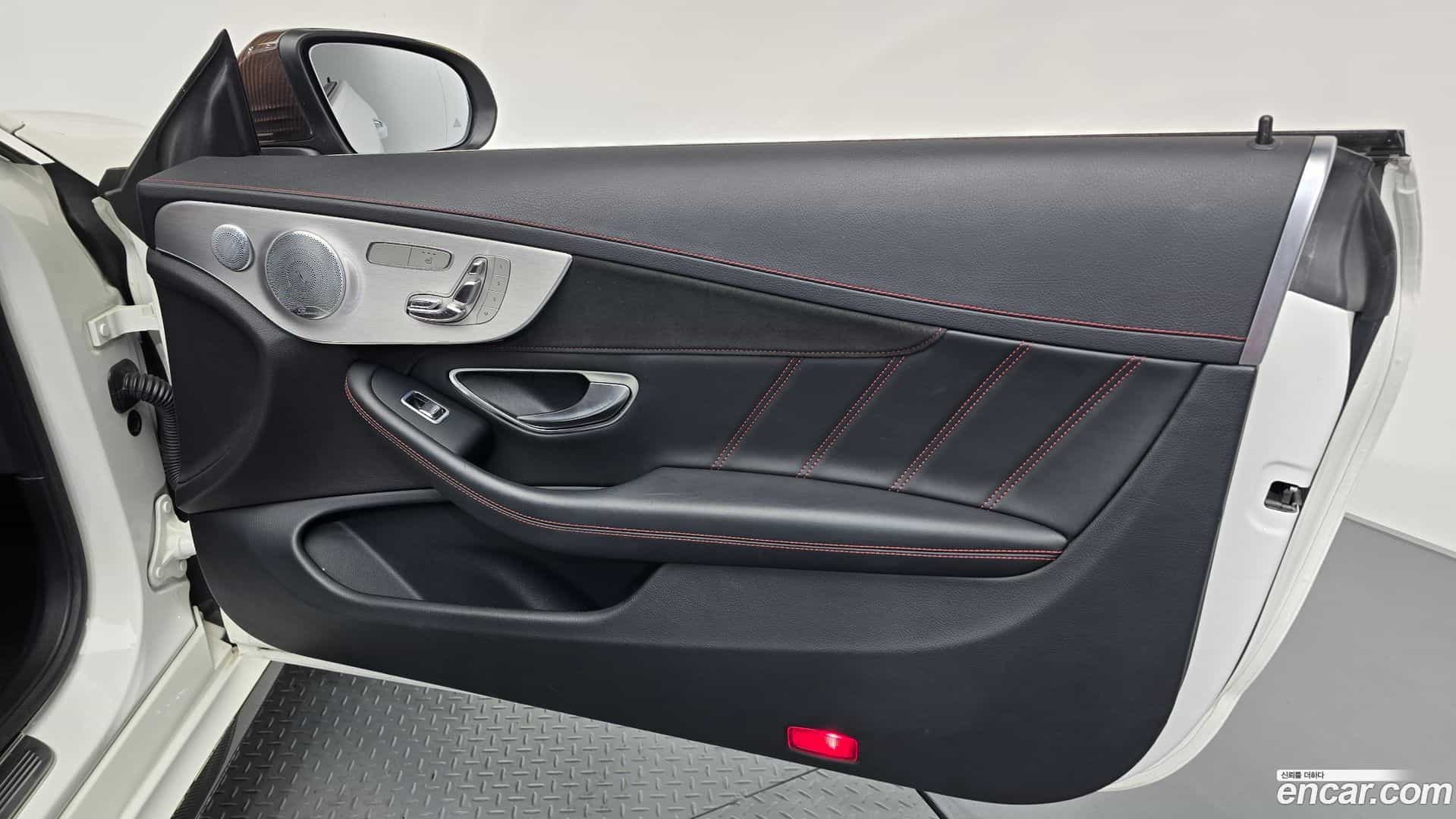 C-Class Mercedes-Benz 2018.5-INNER-035