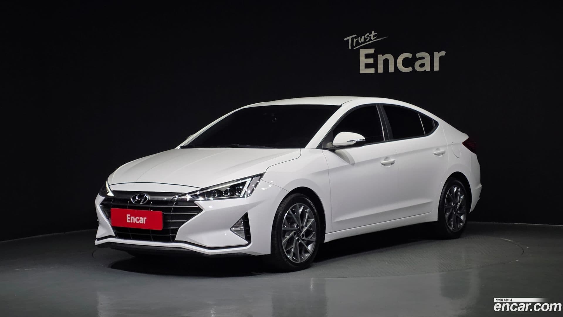 Main__Slider__Photo:AVANTE Hyundai 2019.0-0