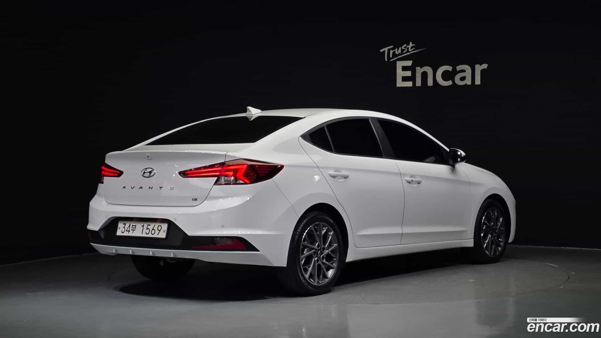 AVANTE Hyundai 2019.0-OUTER-002