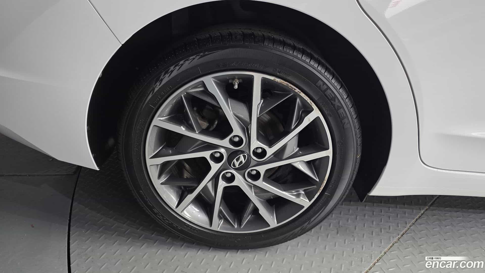AVANTE Hyundai 2019.0-OUTER-005