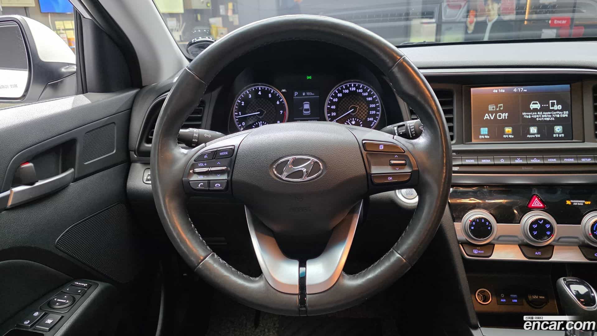 AVANTE Hyundai 2019.0-OPTION-017