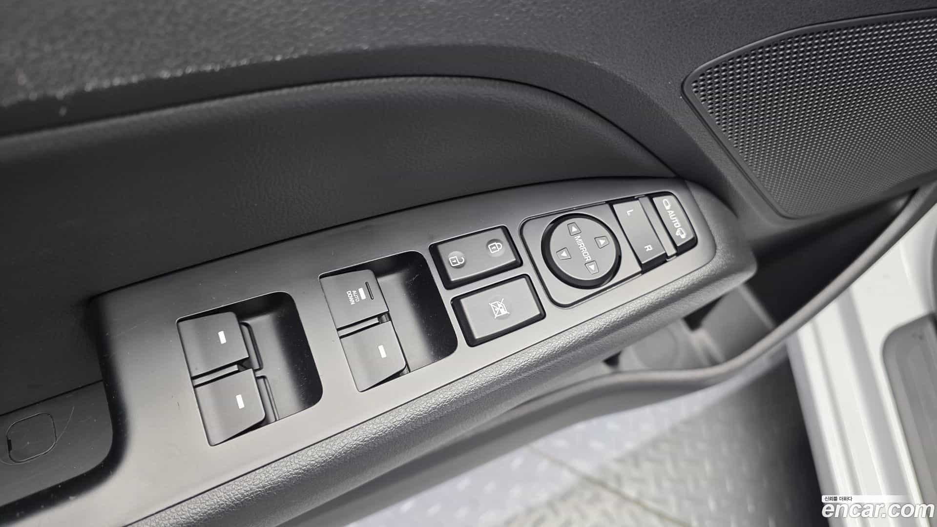 AVANTE Hyundai 2019.0-OPTION-018