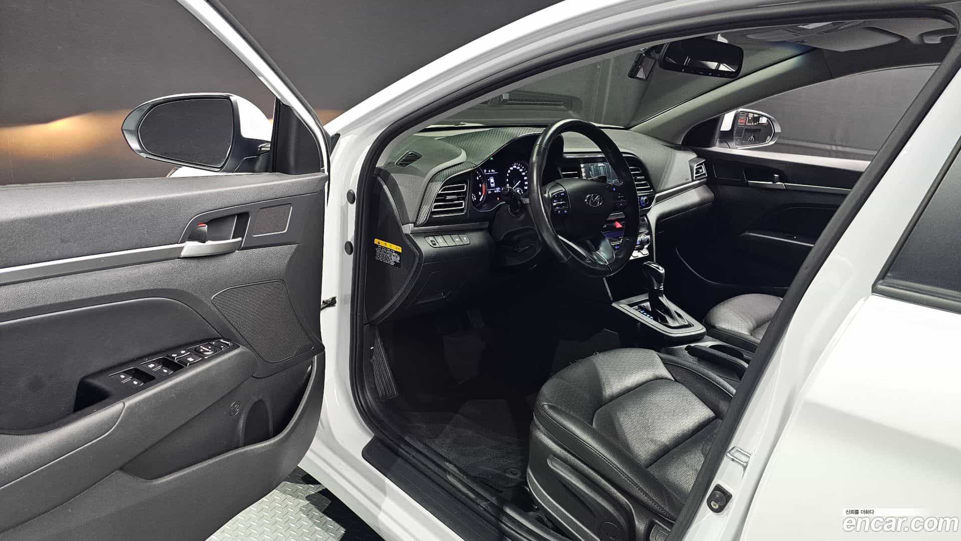AVANTE Hyundai 2019.8-INNER-010
