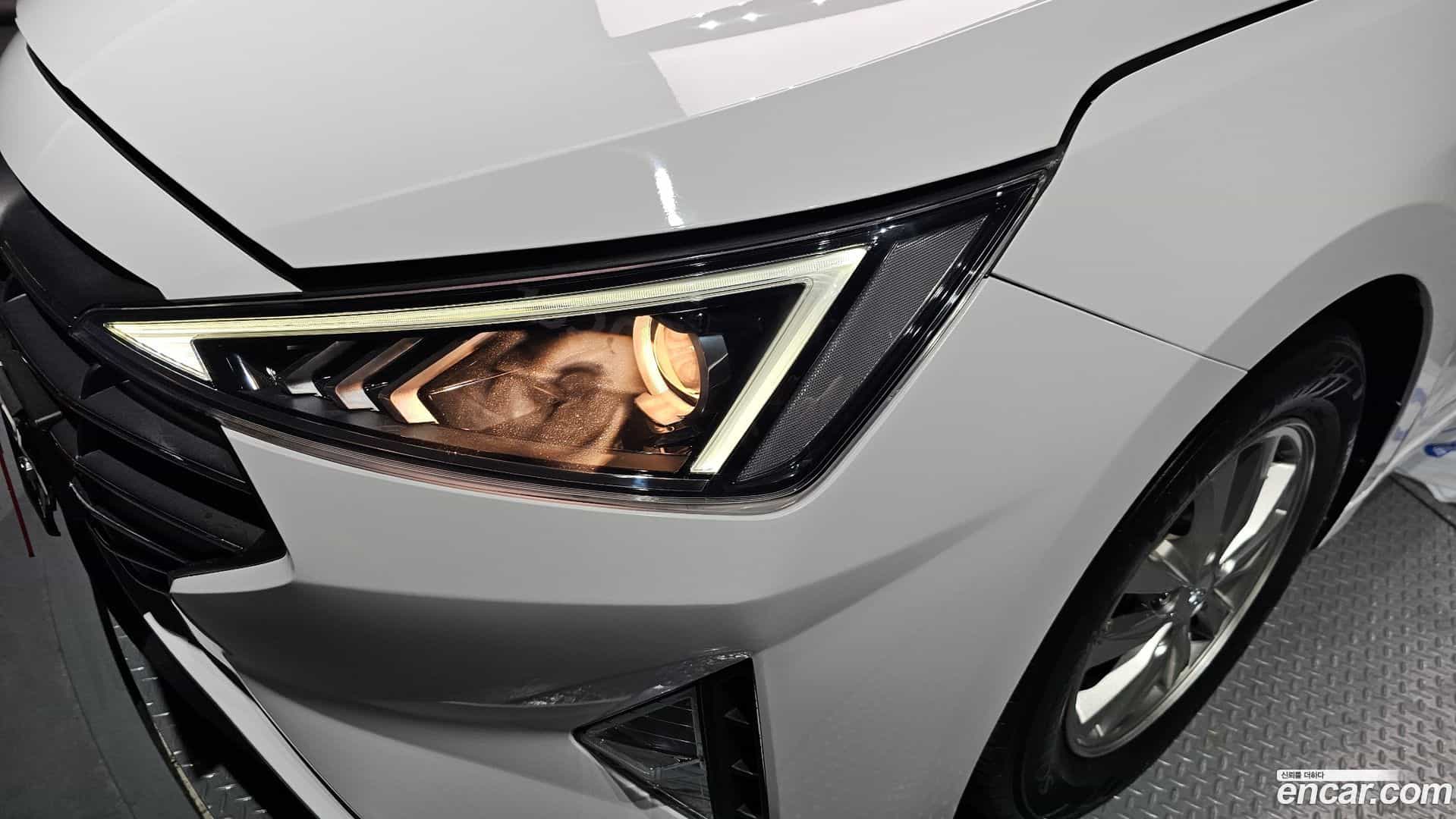 AVANTE Hyundai 2019.8-OUTER-032