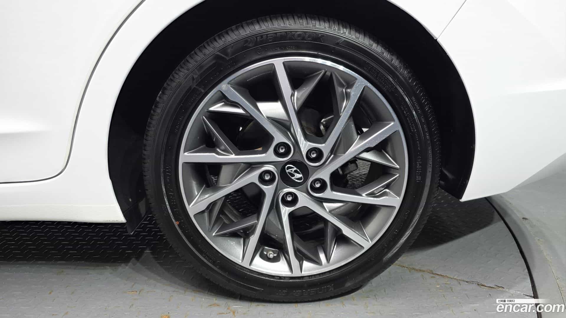AVANTE Hyundai 2019.4-OUTER-031