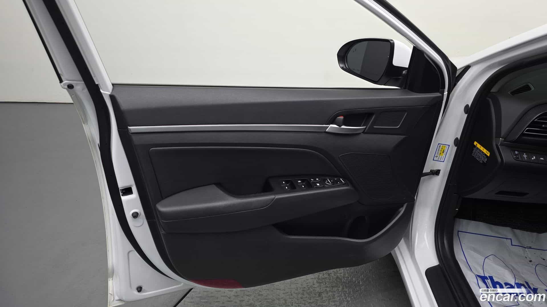 AVANTE Hyundai 2019.4-INNER-034