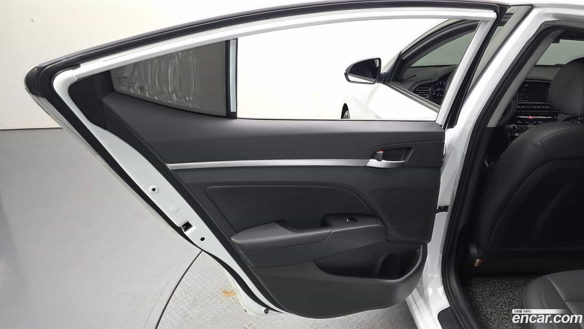 AVANTE Hyundai 2019.4-INNER-035