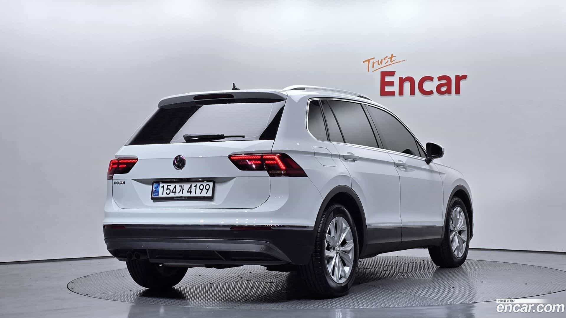 Tiguan Volkswagen 2020.10-OUTER-002