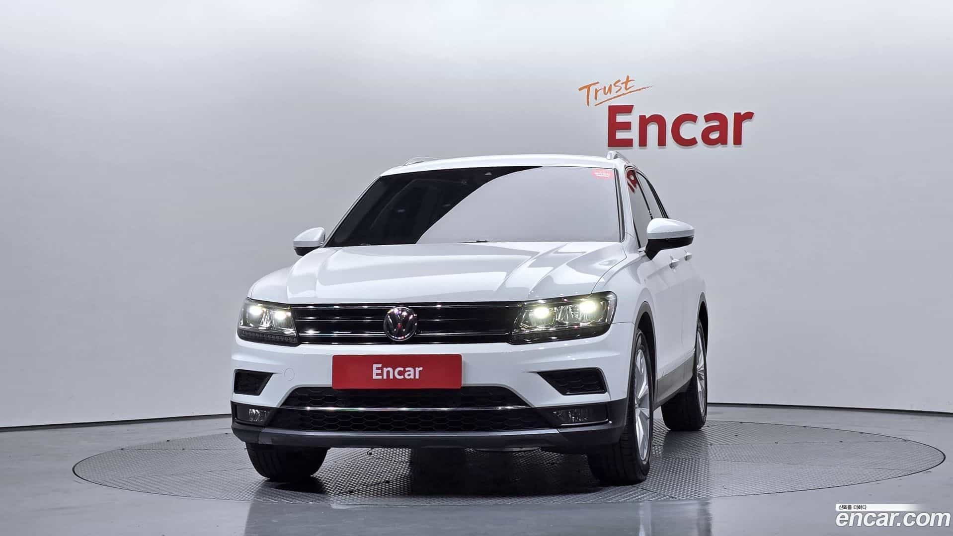 Tiguan Volkswagen 2020.10-OUTER-003