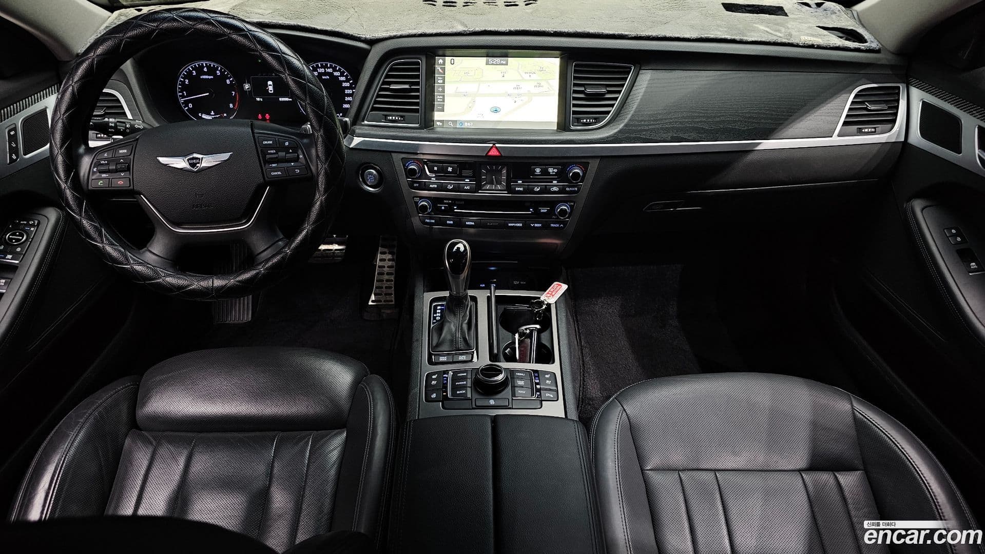Main__Slider__Photo:Genesis Hyundai 2014.4-6