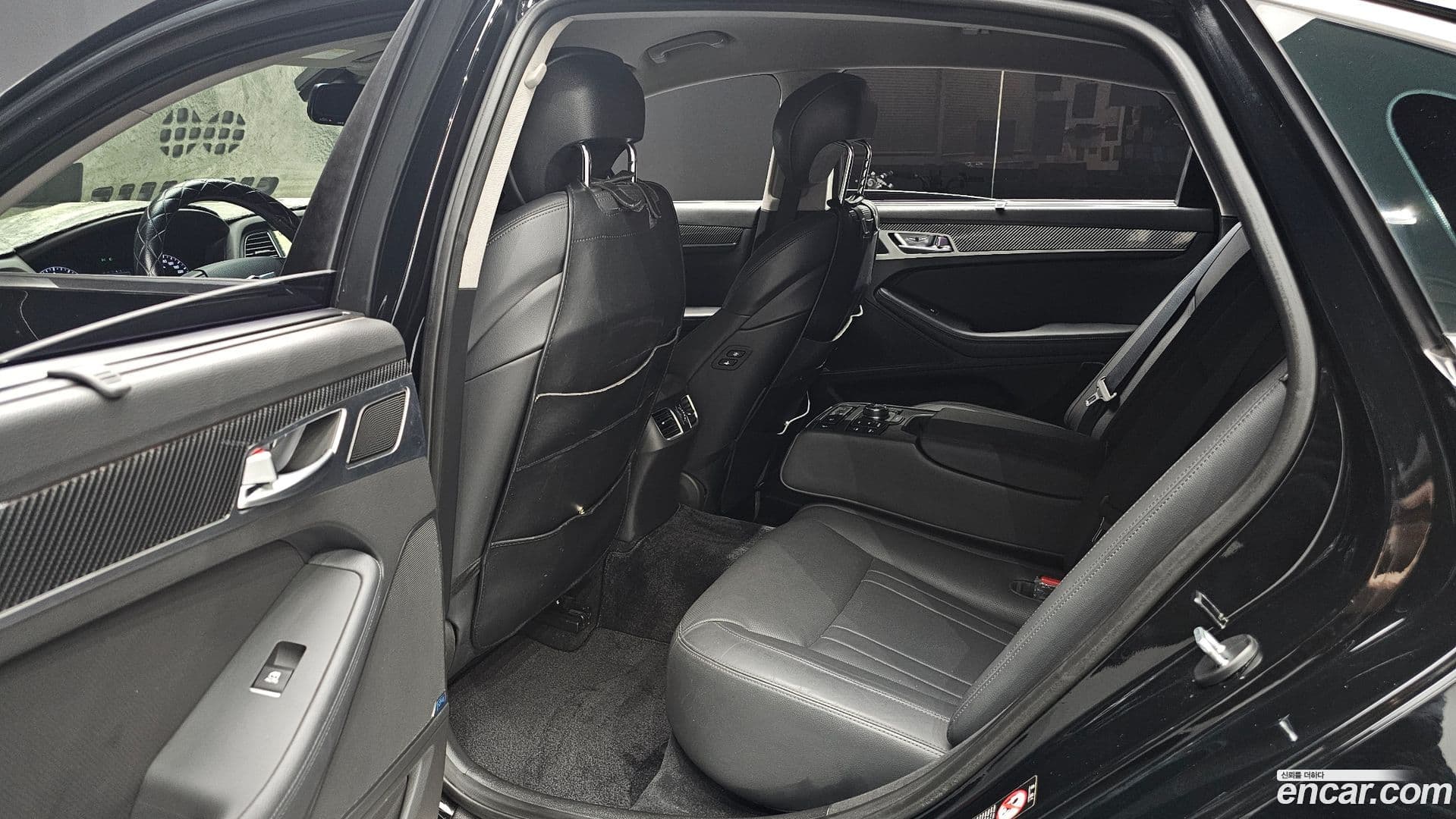 Main__Slider__Photo:Genesis Hyundai 2014.4-11