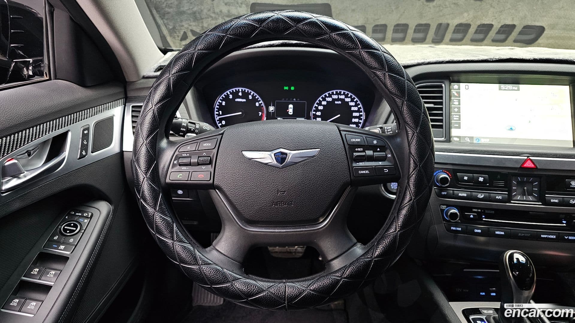 Main__Slider__Photo:Genesis Hyundai 2014.4-12