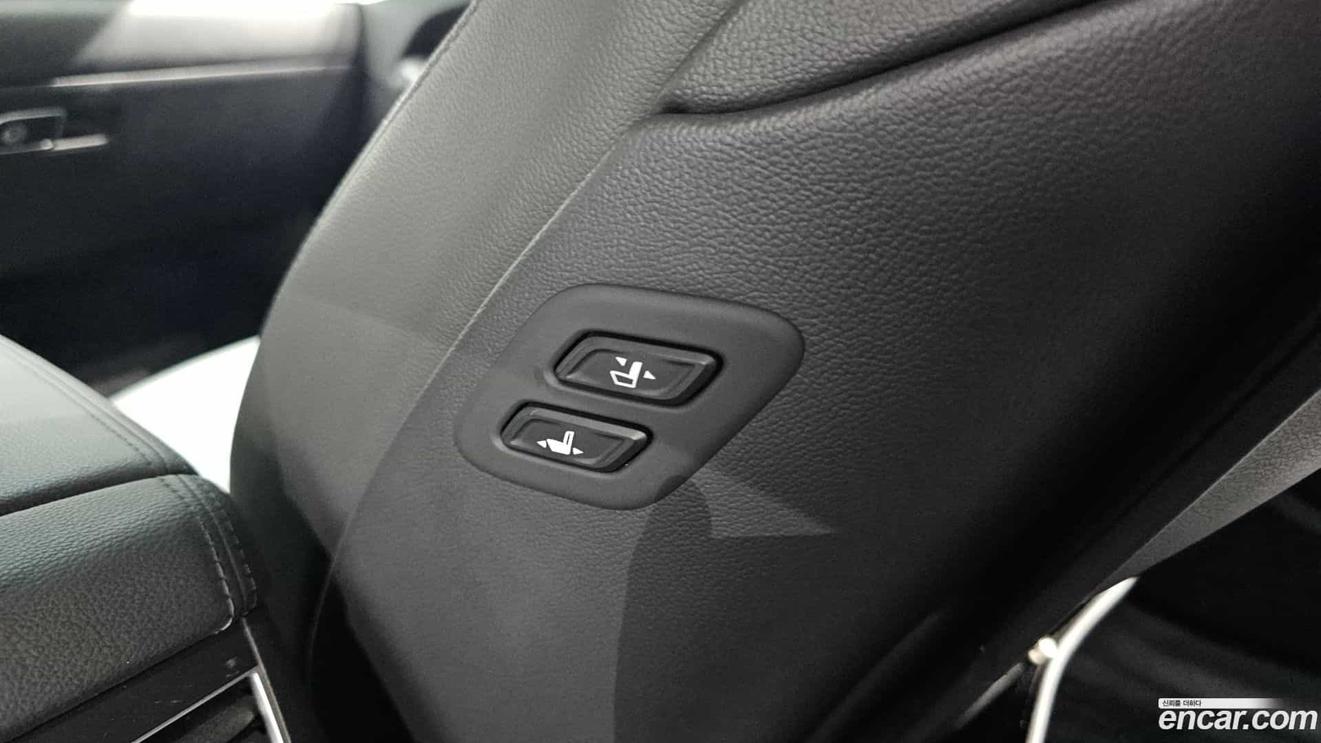 Genesis Hyundai 2014.4-OPTION-043