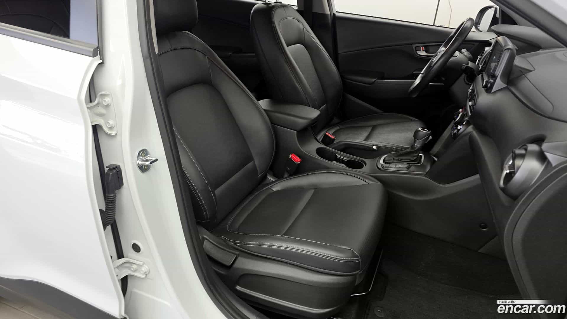 Kona Hyundai 2018.3-INNER-036