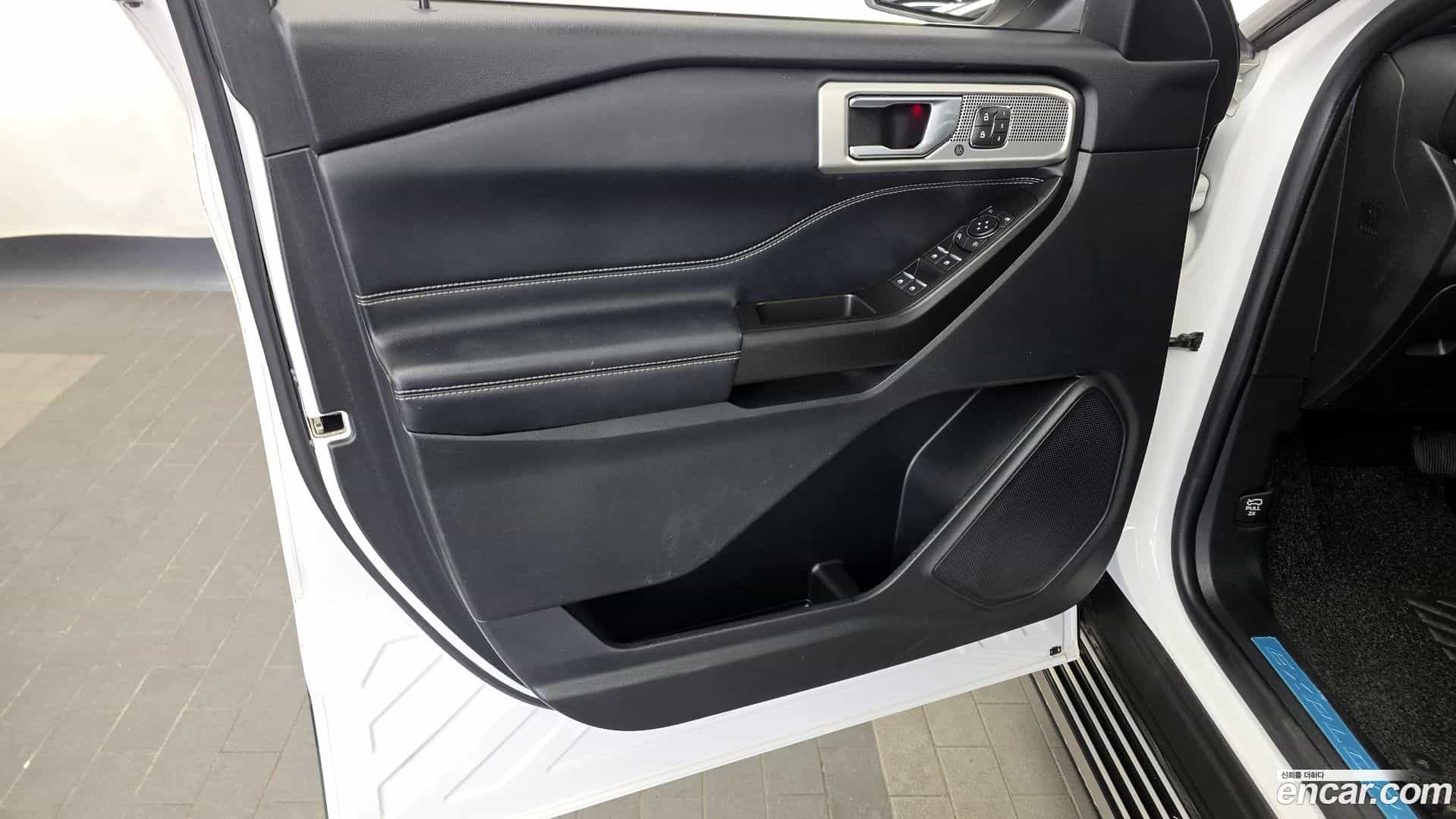 Explorer Ford 2020.5-INNER-034