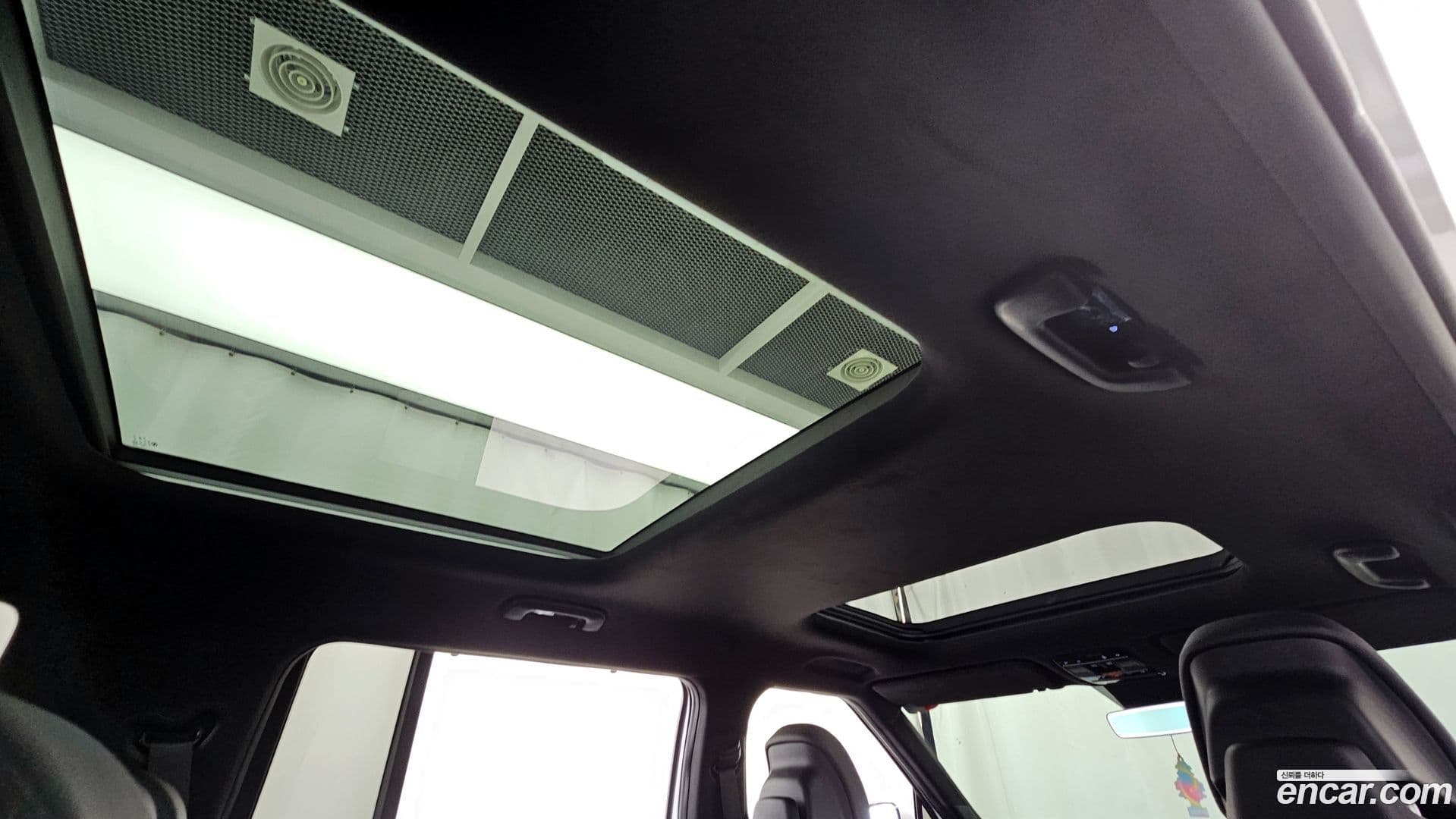 Main__Slider__Photo:Santafe Hyundai 2023.10-16