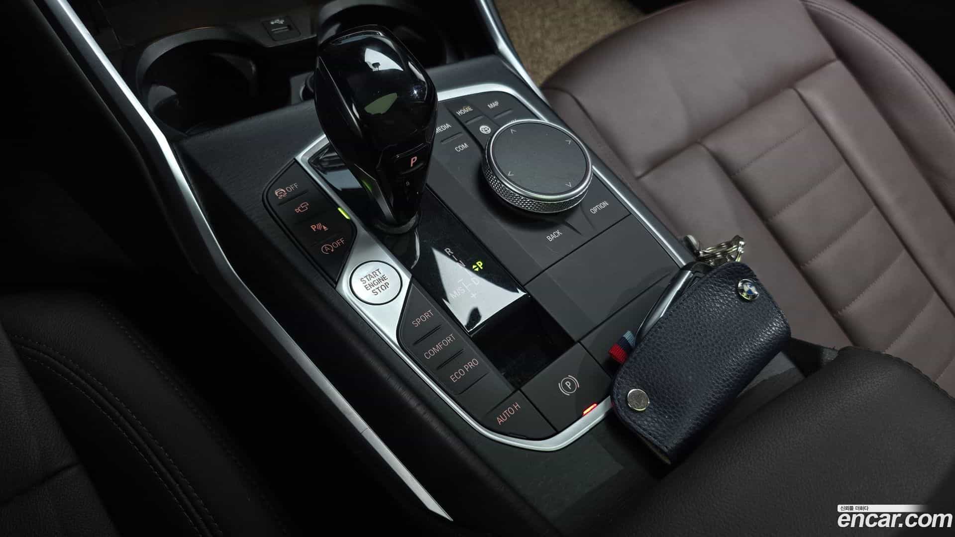 3-Series BMW 2021.3-INNER-009