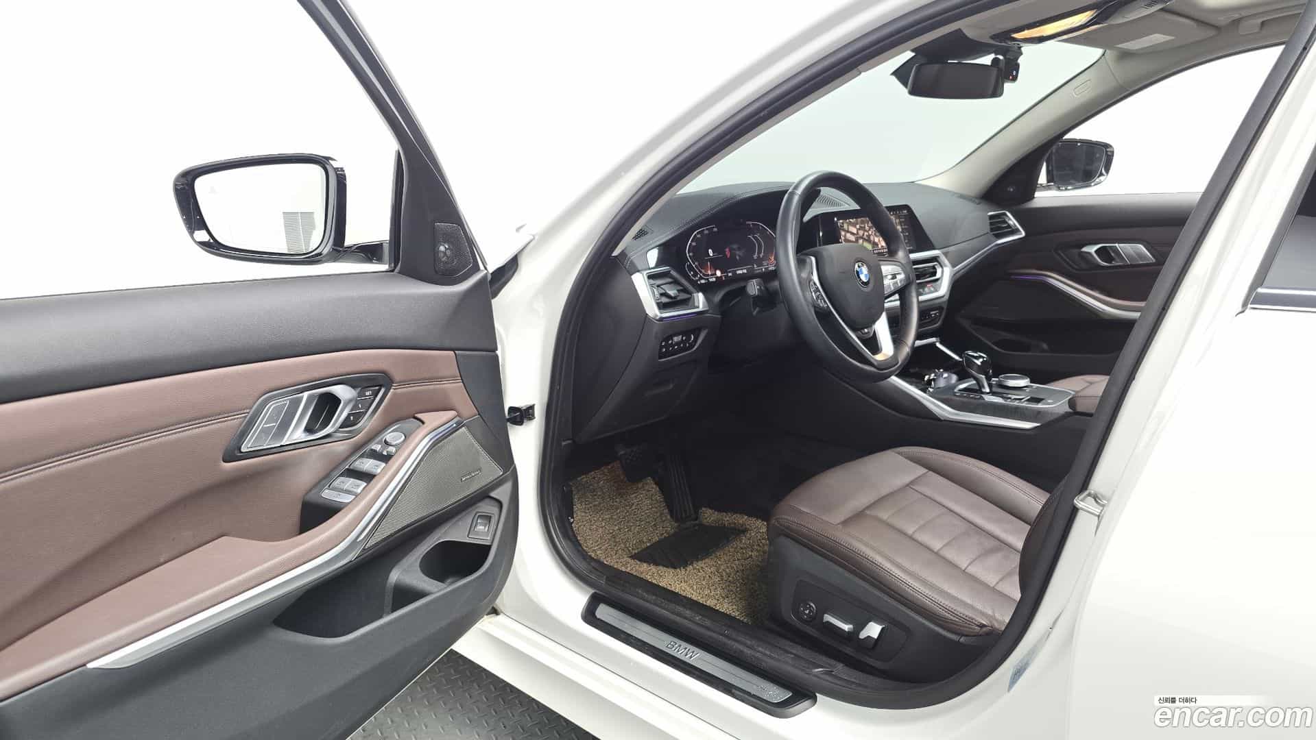 3-Series BMW 2021.3-INNER-010
