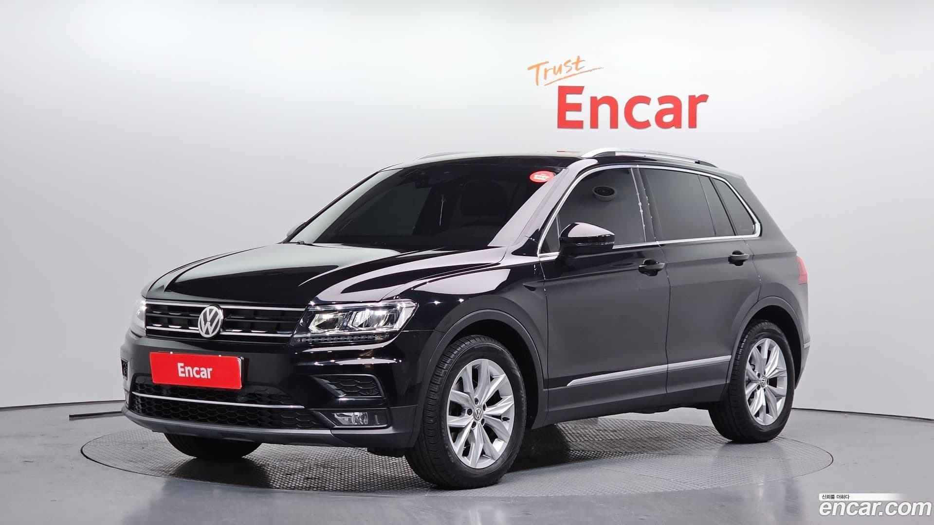 Main__Slider__Photo:Tiguan Volkswagen 2020.2-0