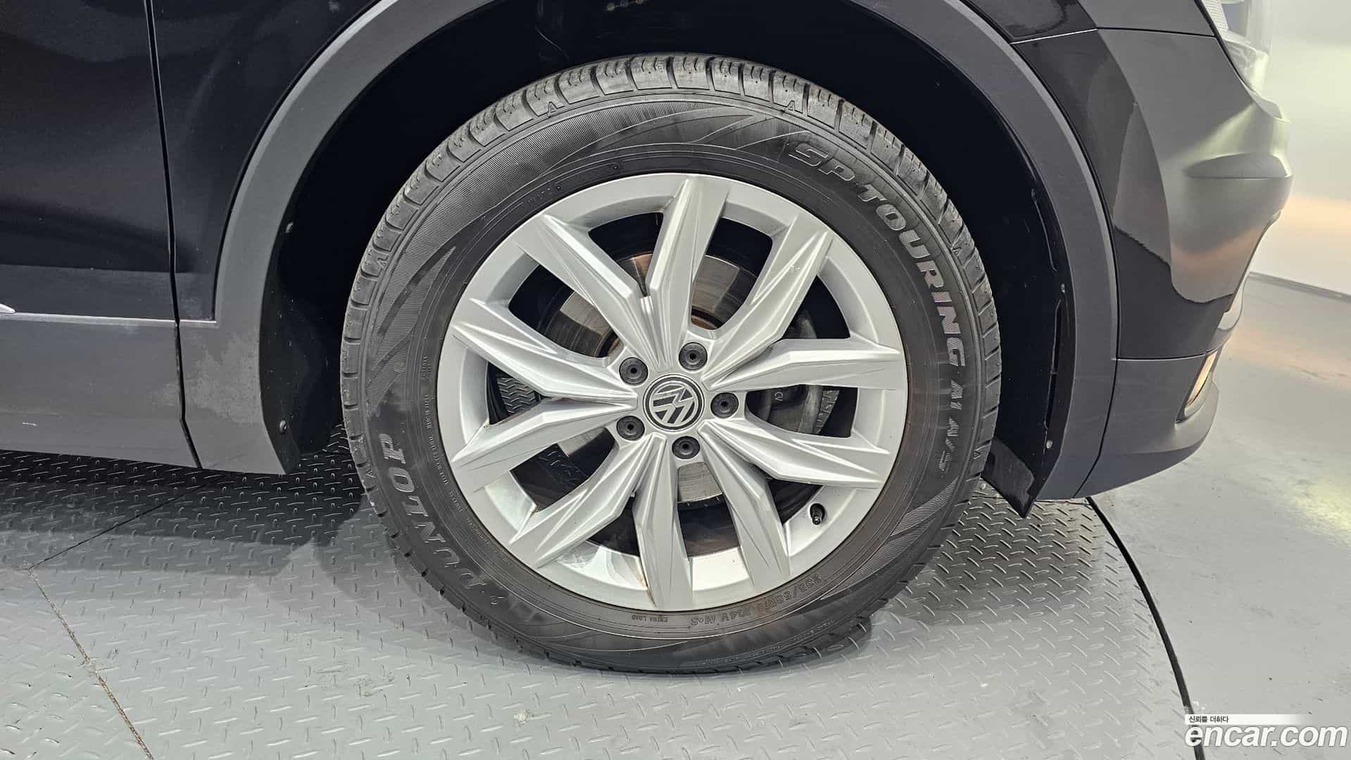 Tiguan Volkswagen 2020.2-OUTER-031