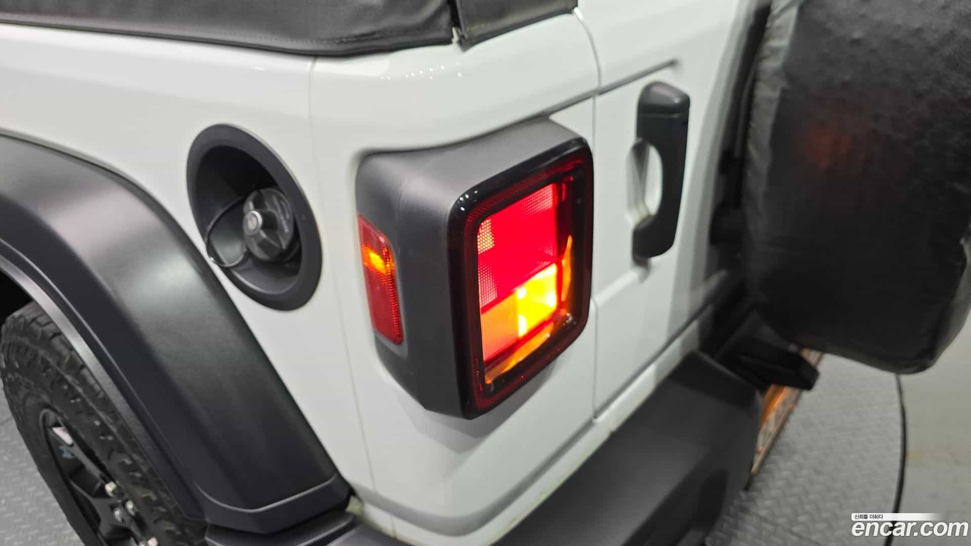 Wrangler Jeep 2020.10-OUTER-033
