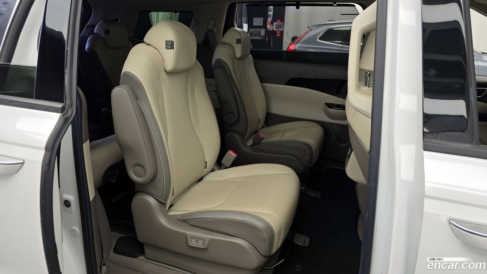 Main__Slider__Photo:Canival Kia 2021.2-10