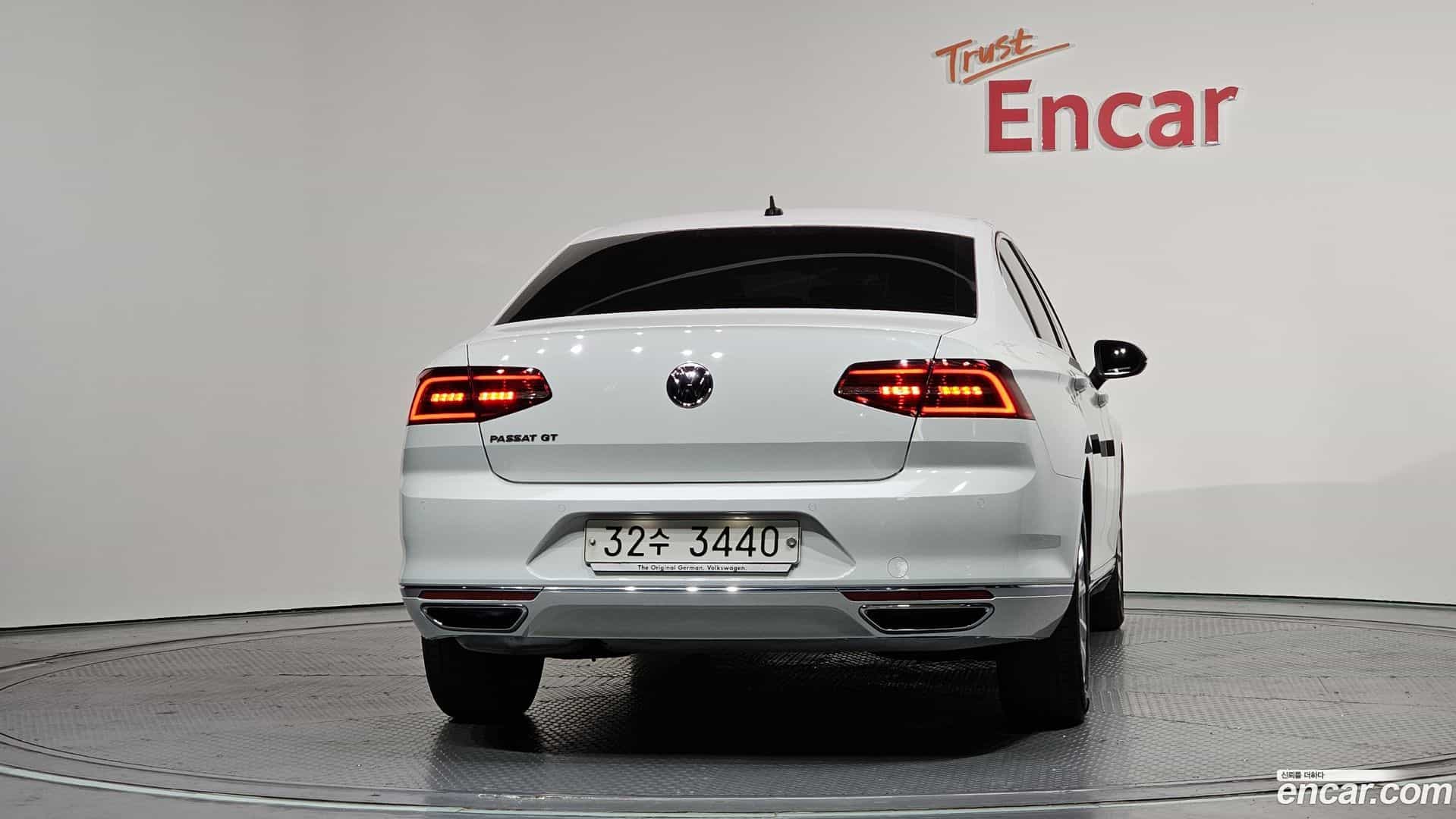 Passat Volkswagen 2018.10-OUTER-004