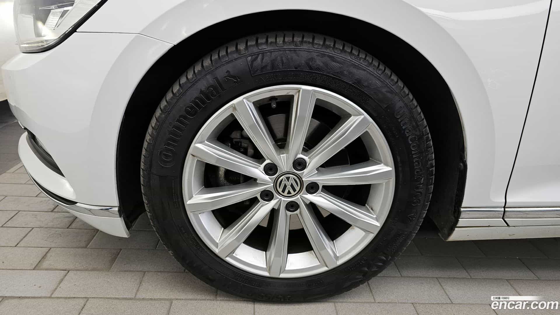 Passat Volkswagen 2018.10-OUTER-005