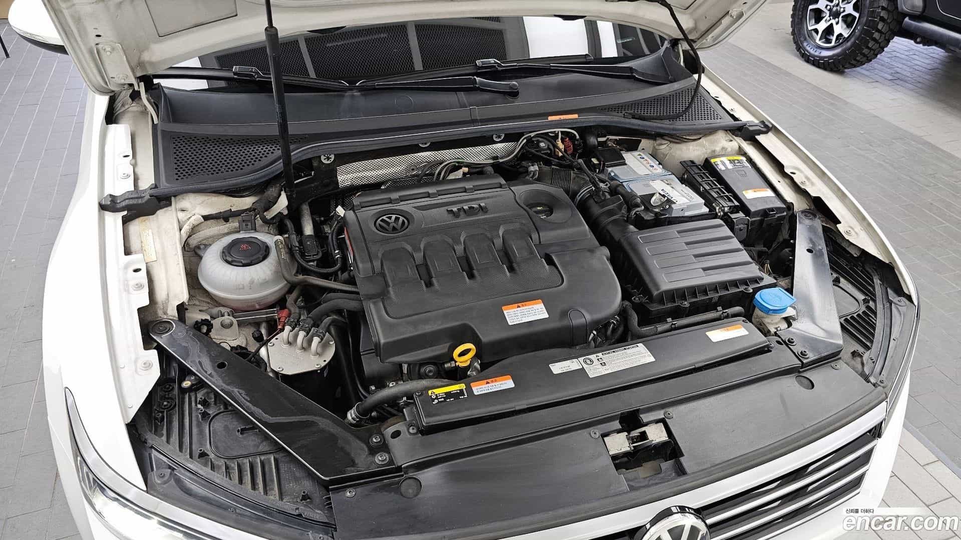 Passat Volkswagen 2018.10-OUTER-006
