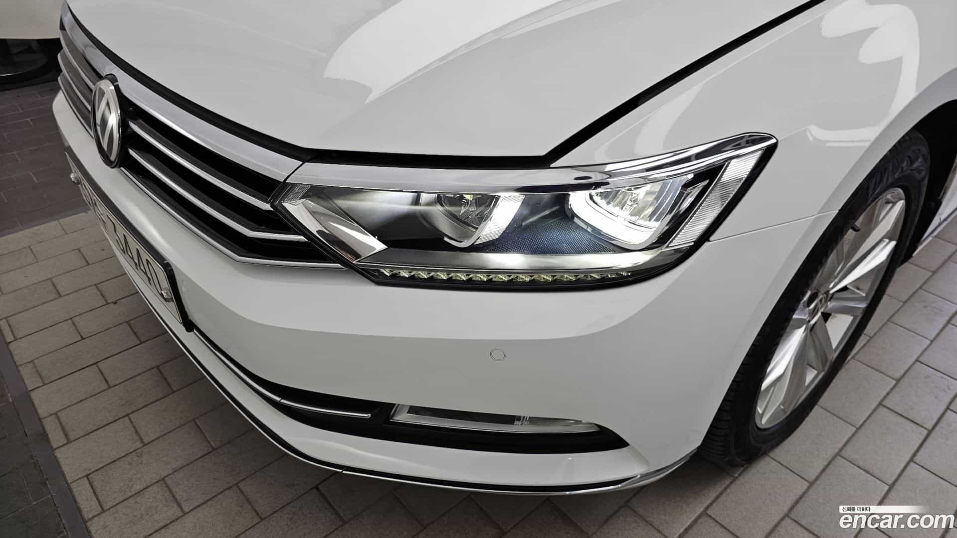 Passat Volkswagen 2018.10-OUTER-032
