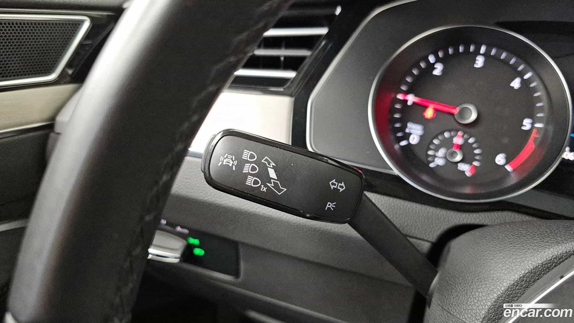 Passat Volkswagen 2018.10-OPTION-042