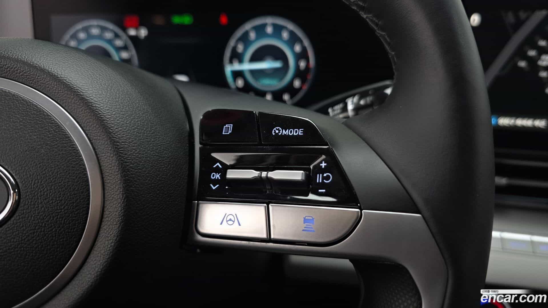 AVANTE Hyundai 2022.10-OPTION-018
