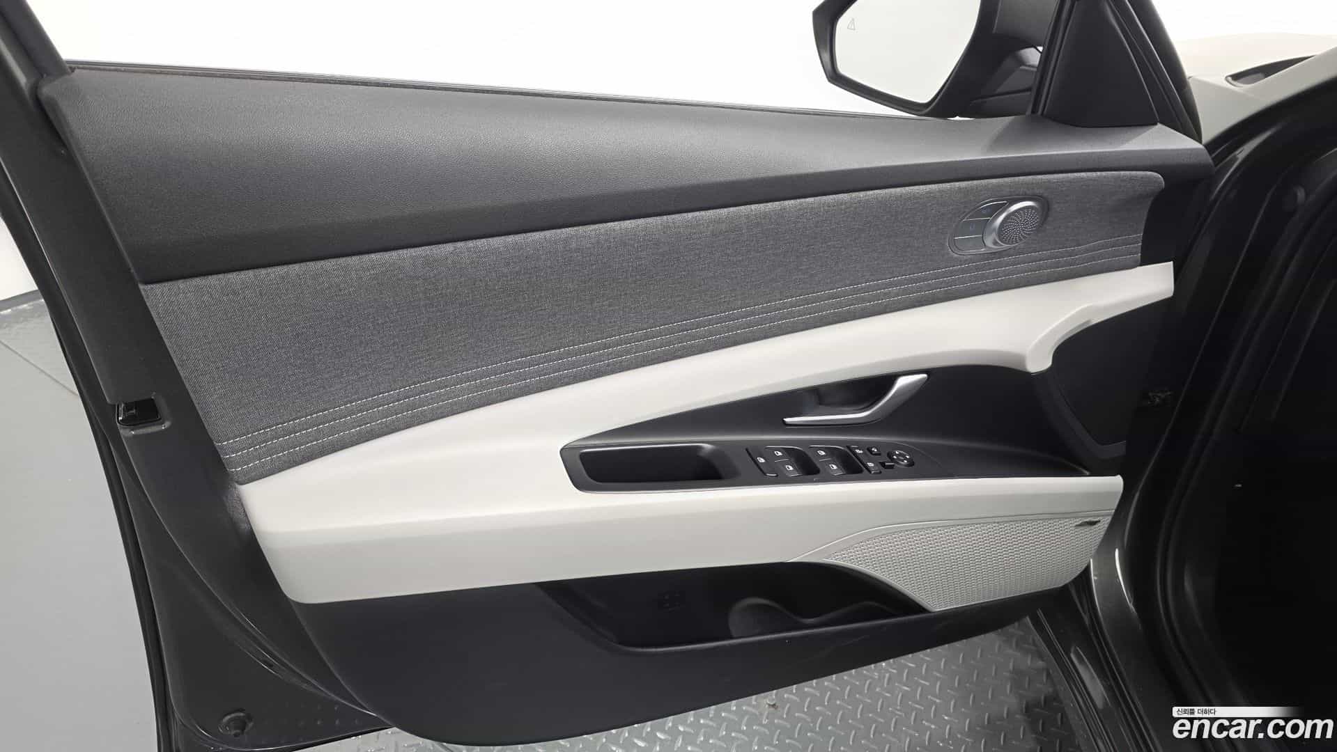 AVANTE Hyundai 2022.10-INNER-034