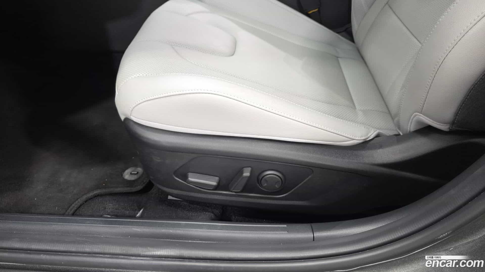 AVANTE Hyundai 2022.10-OPTION-042