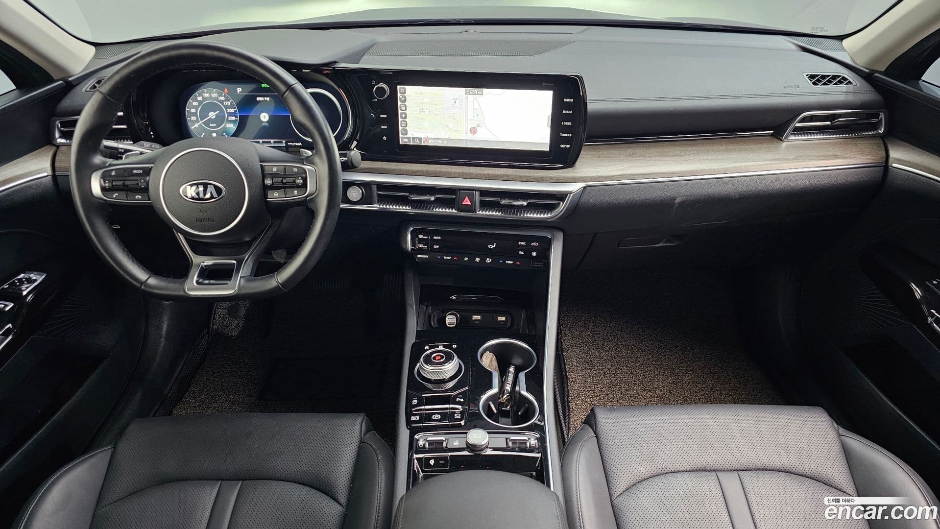 Main__Slider__Photo:K5 Kia 2020.4-6