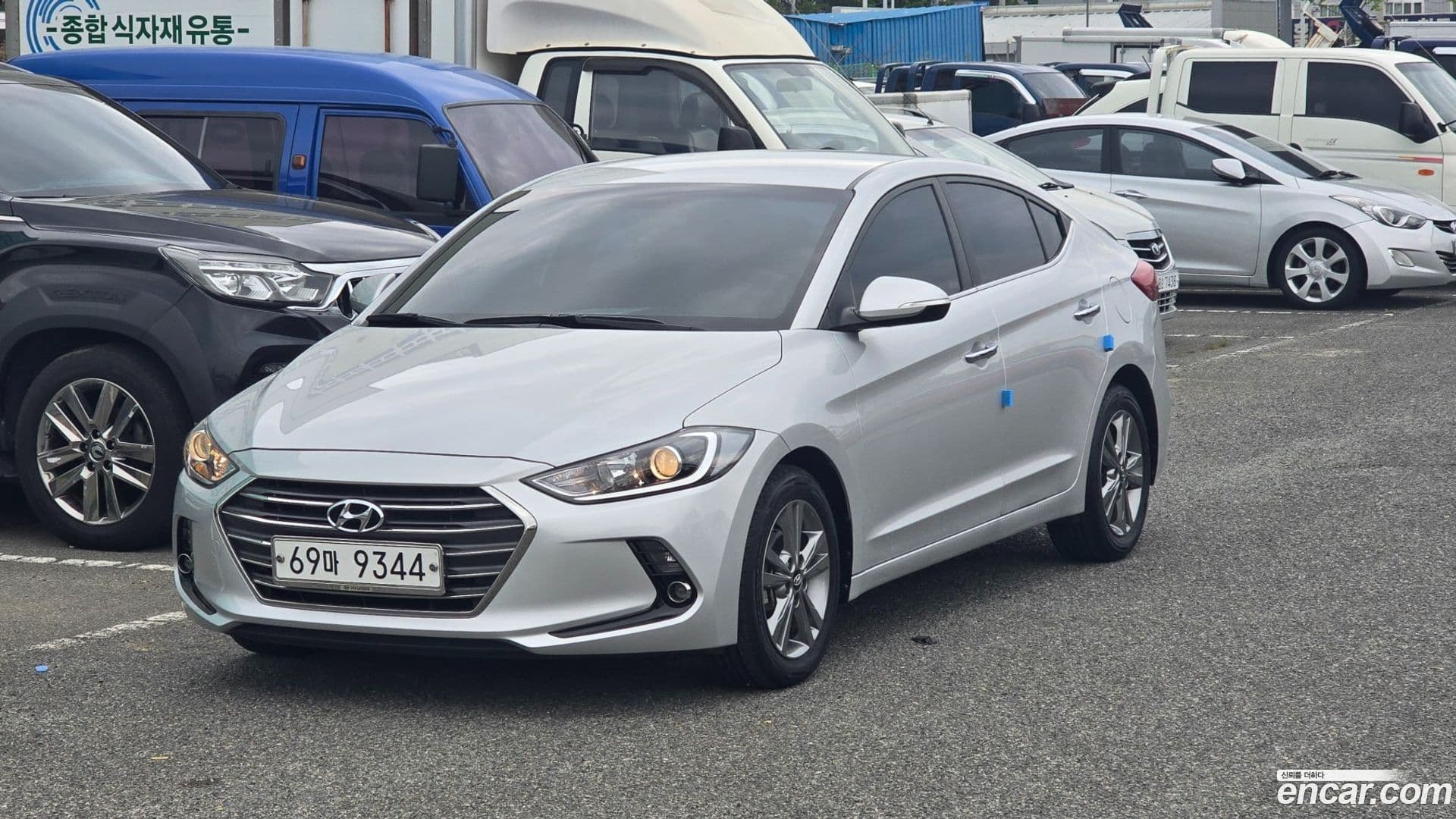 Main__Slider__Photo:AVANTE Hyundai 2016.1-0