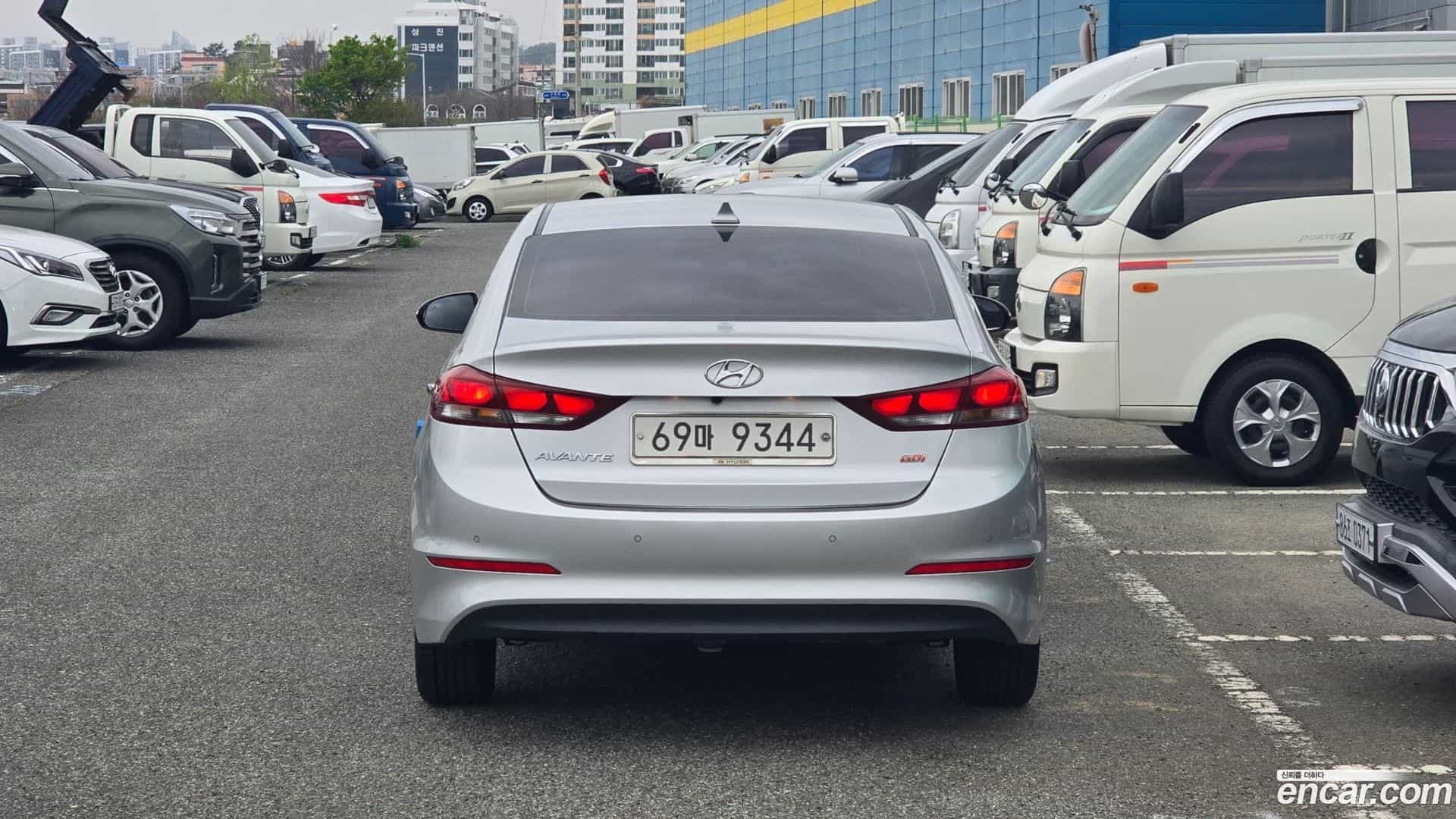 AVANTE Hyundai 2016.1-OUTER-005