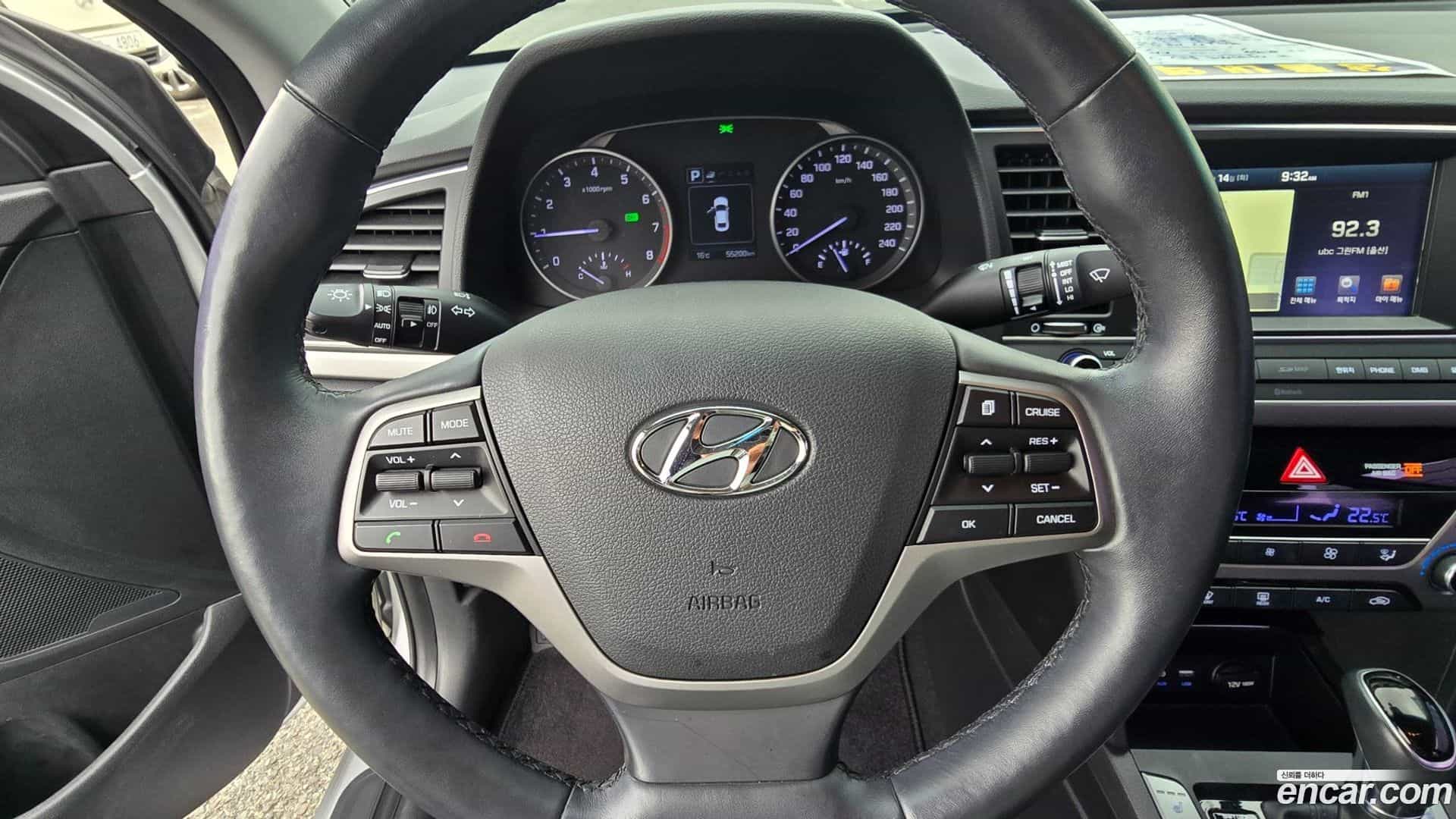 AVANTE Hyundai 2016.1-INNER-007