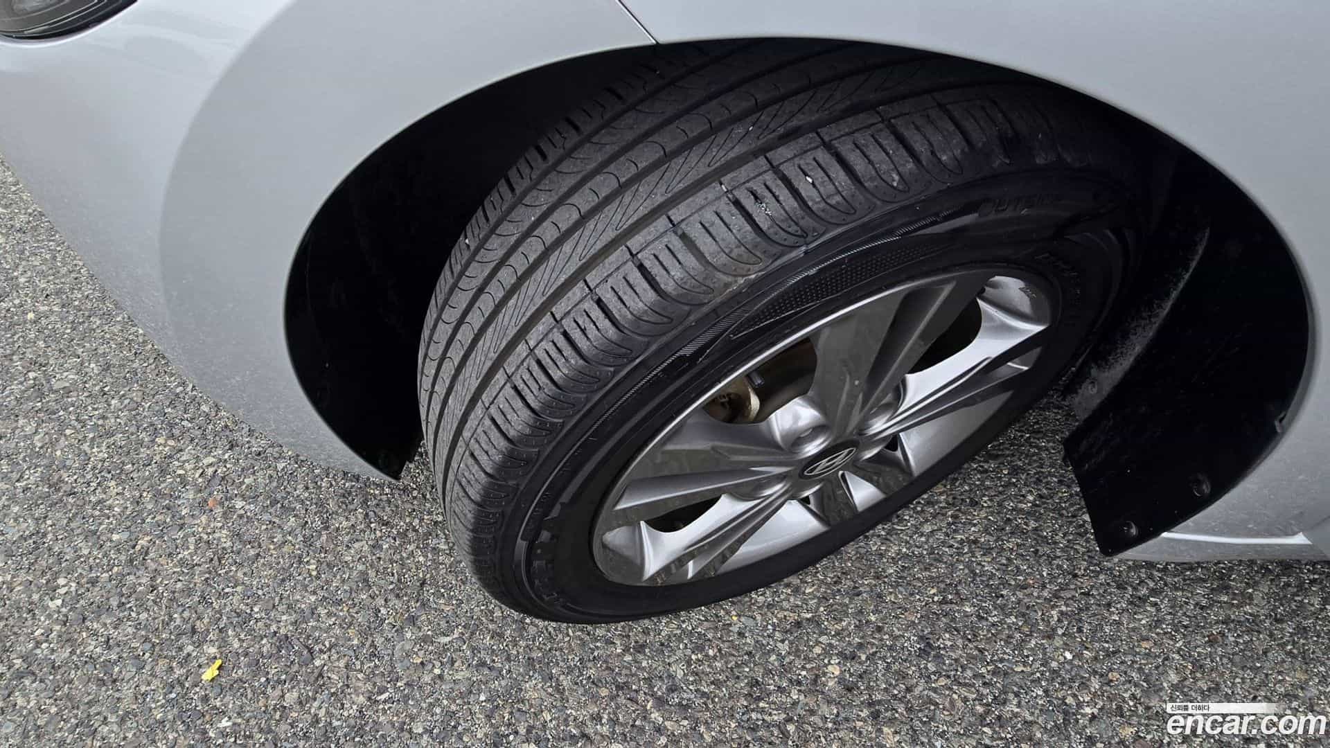 AVANTE Hyundai 2016.1-OPTION-023