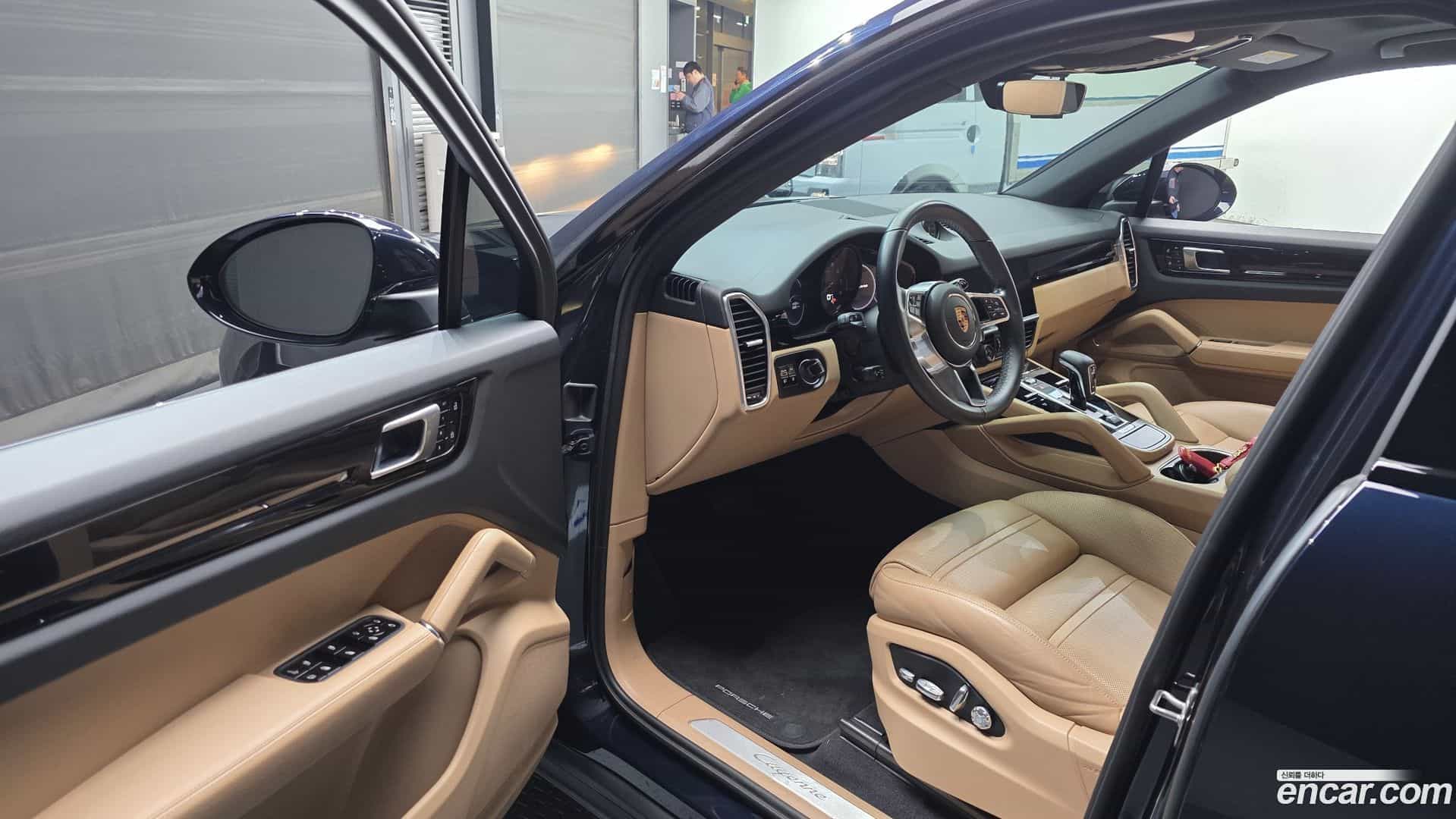 Cayenne Porsche 2020.5-INNER-010