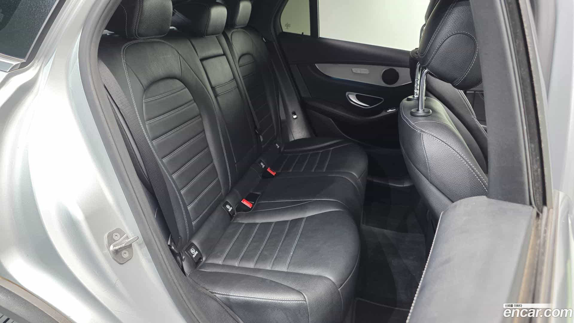 GLC-Class Mercedes-Benz 2017.7-OPTION-016