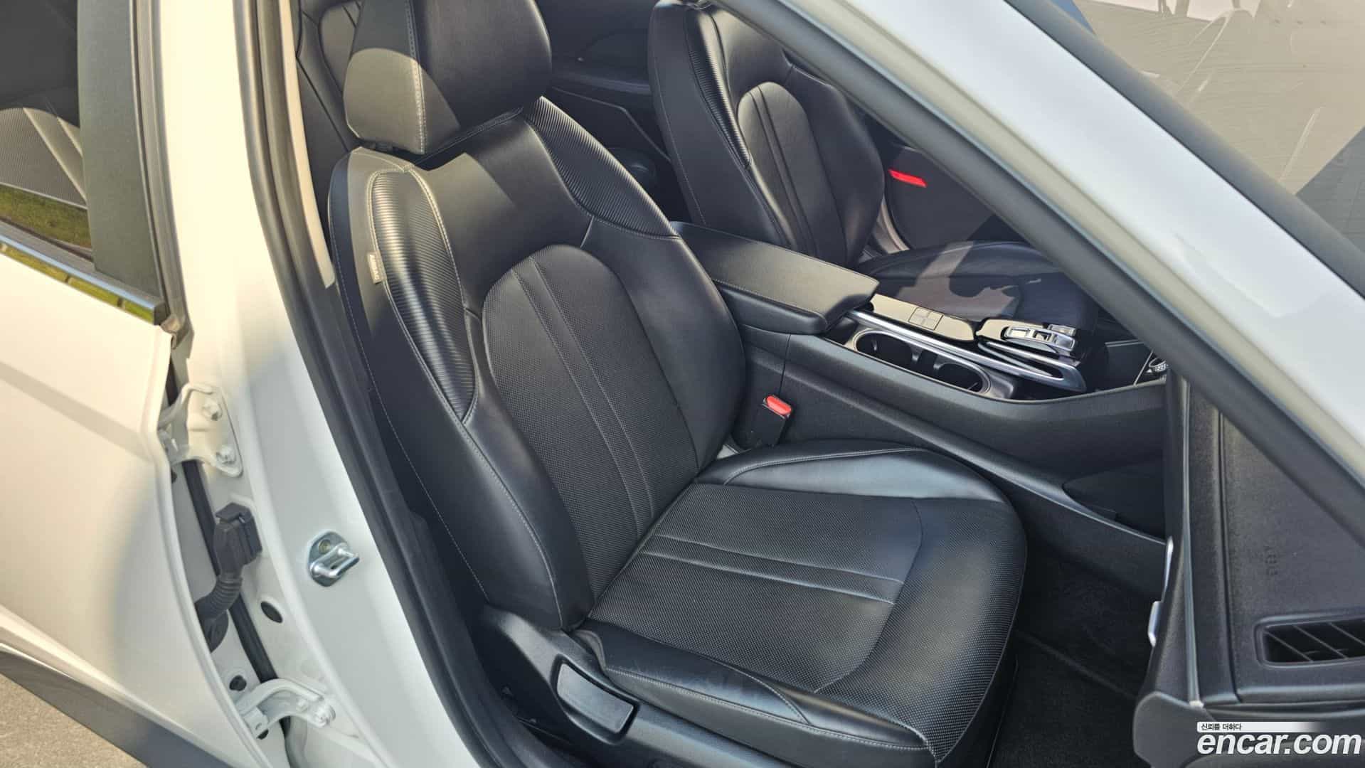 Sonata Hyundai 2019.4-OPTION-023