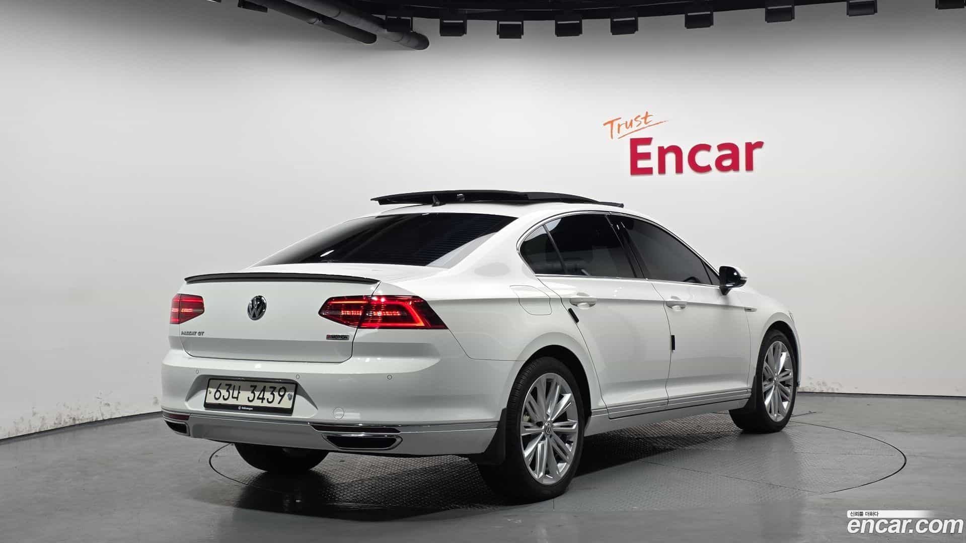 Passat Volkswagen 2018.2-OUTER-002