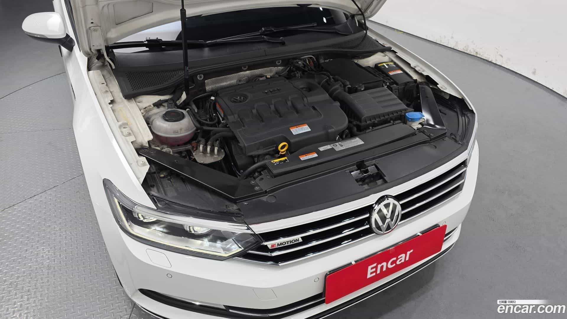 Passat Volkswagen 2018.2-OUTER-006