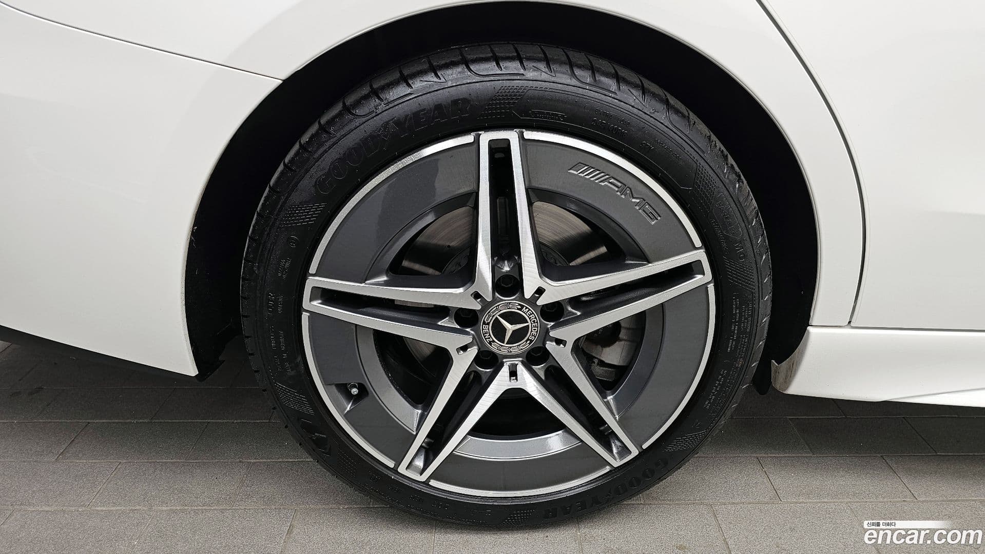Main__Slider__Photo:C-Class Mercedes-Benz 2025.5-4